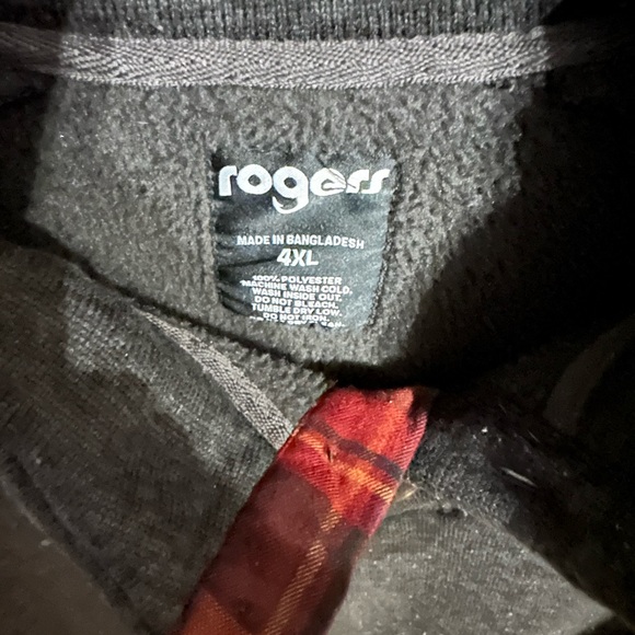 4 xl pull over - Picture 4 of 4